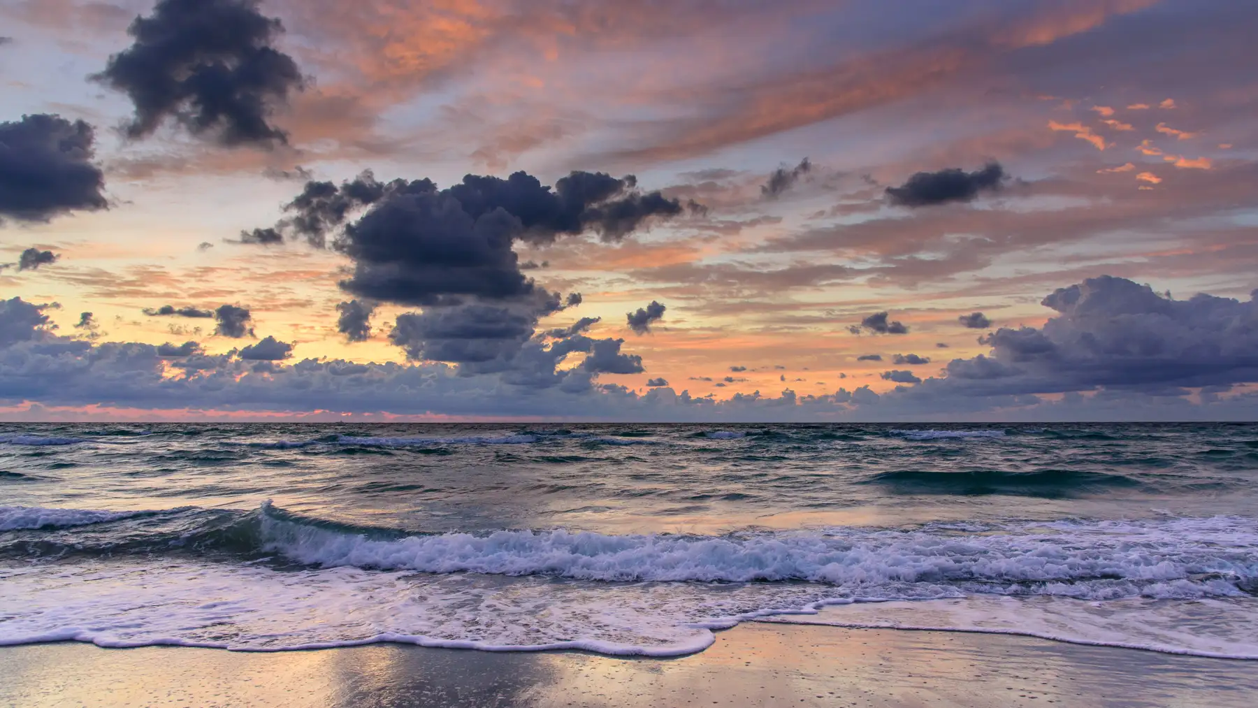 Dawn over the Atlantic in Hollywood Beach — Duo, Hallandale Beach