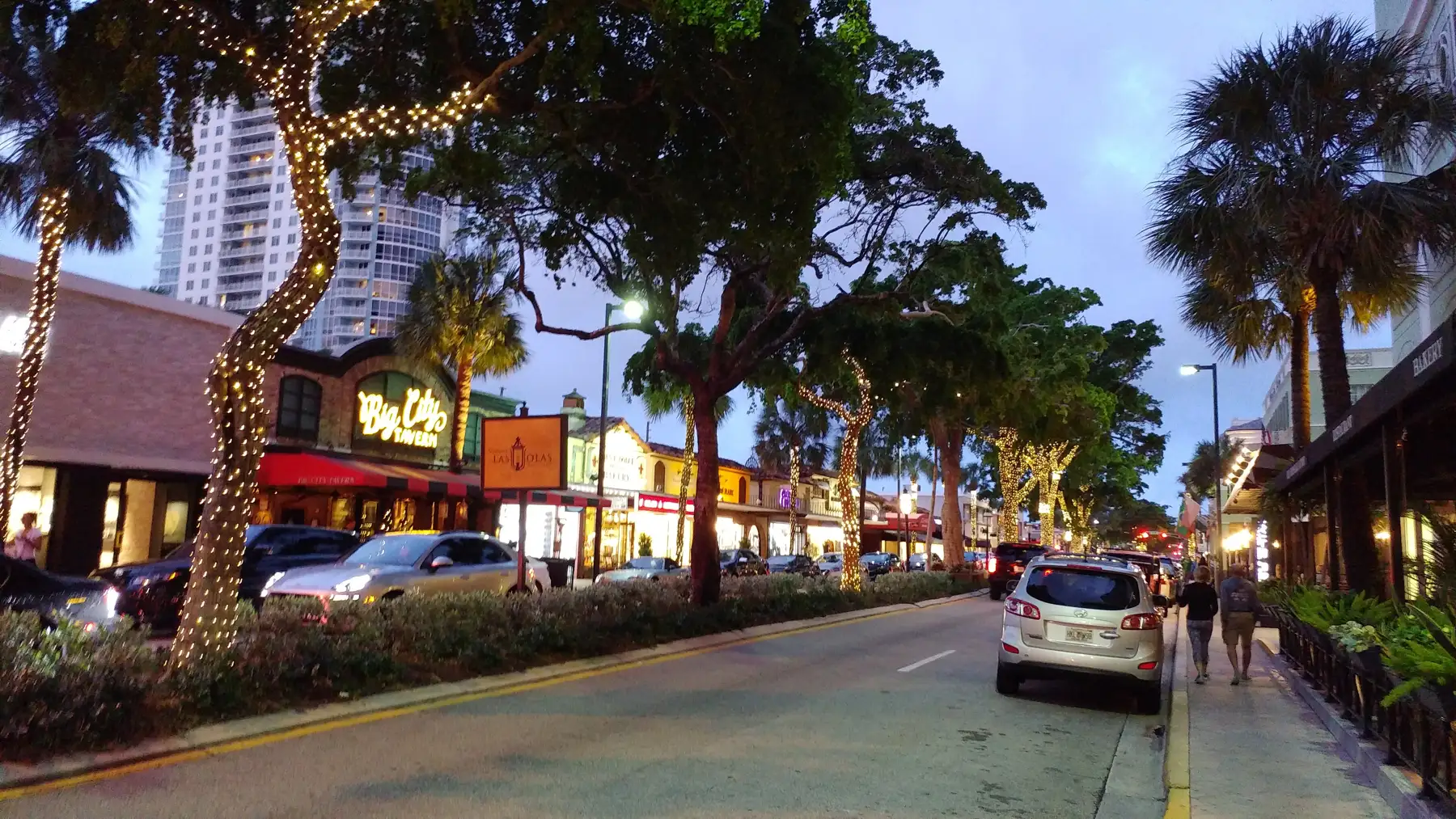 Evening on Las Olas Boulevard — Las Olas Grand, Fort Lauderdale
