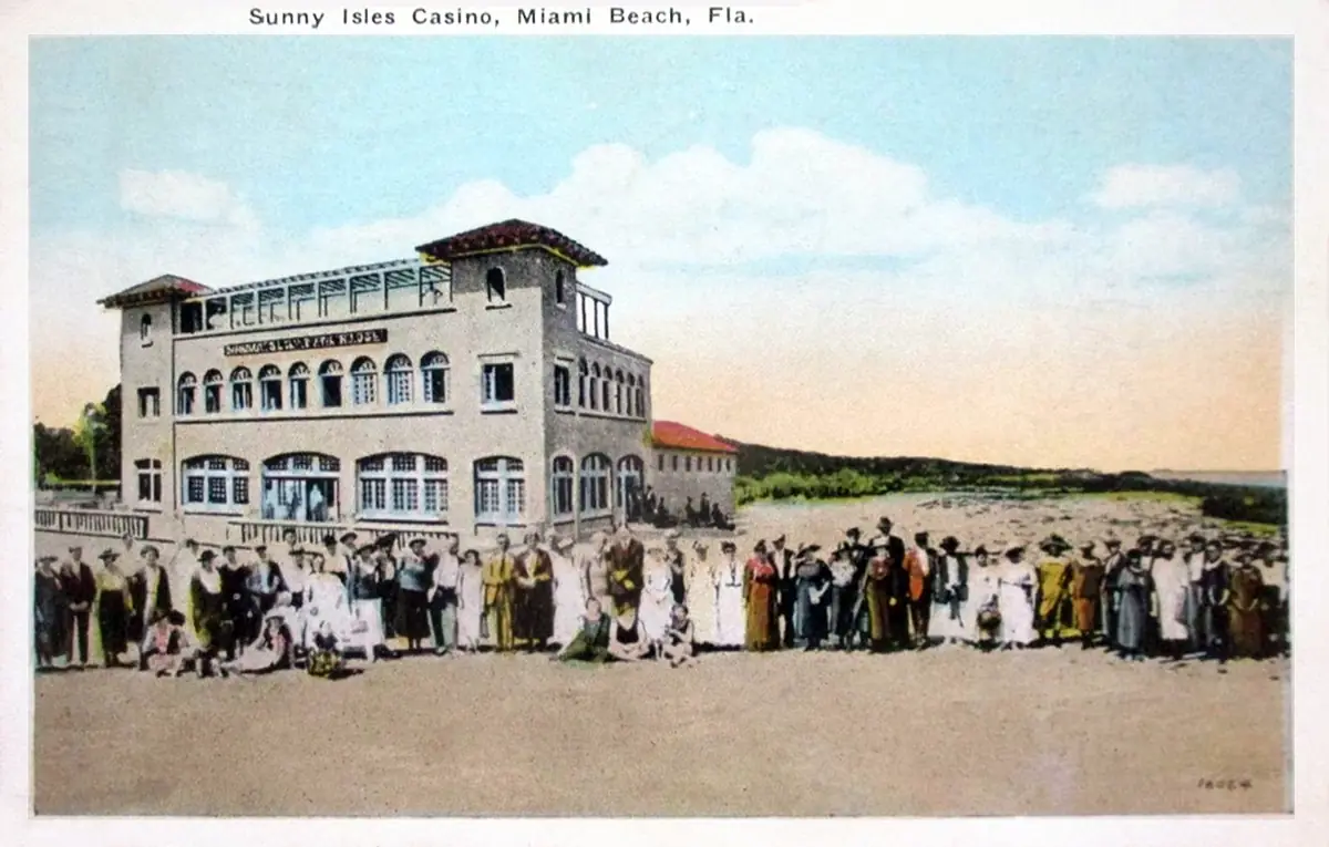 Vintage postcard of the Sunny Isles Casino