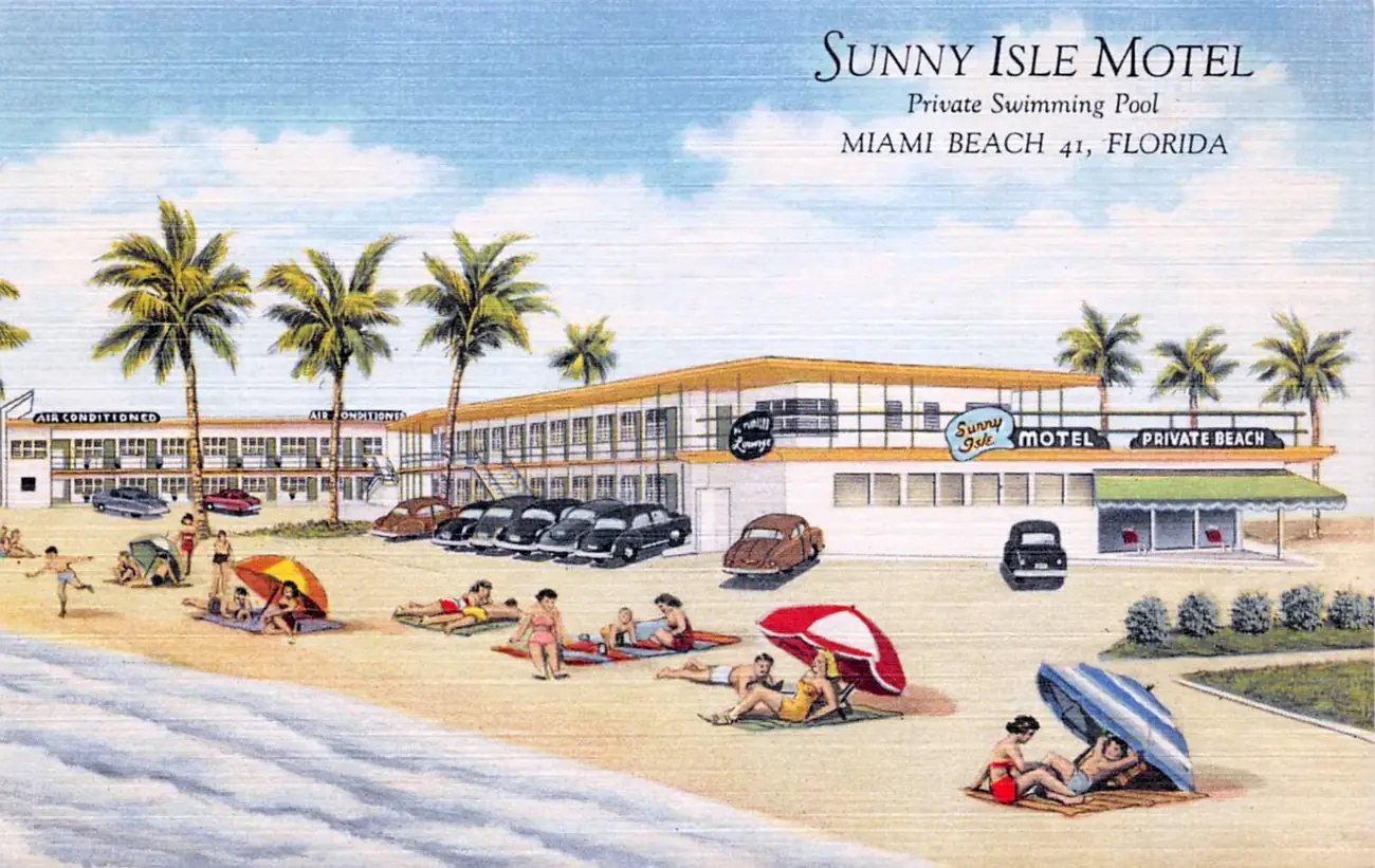 Vintage postcard of the Sunny Isle Motel with its private swimming pool and beach